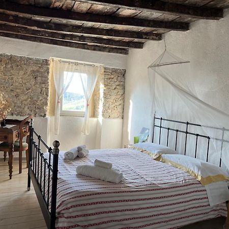 Agriturismo B&B Luna Di Quarazzana In Fivizzano Tuscany ภายนอก รูปภาพ